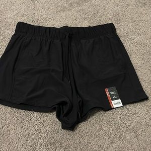women’s medium athletic shorts.